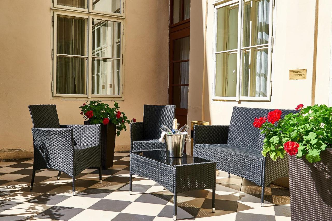 Aparthotel Three Golden Crowns Apartments 3*